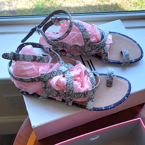 CAbi NWB Athena Sandal Python Snake Embossed Leather Sandal 9.5

NEW! - Picture 3 of 7